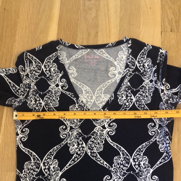 Lilly Pulitzer Kissing Seahorse Jodie V-neck Longsleeve Blue and White Size XS - Picture 4 of 13